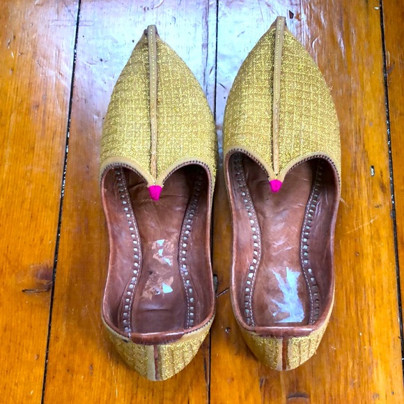 Wedding Shoes/Juttis - Picture 5 of 8